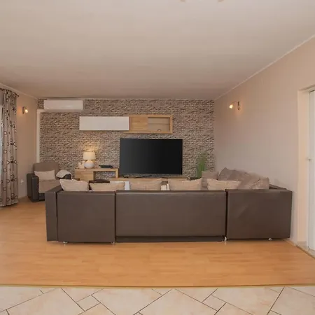 דירה Mozart שיבניק